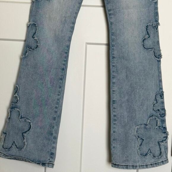 Ashley Mason Premium Distressed Floral Light Blue Jeans Bootcut 3/26 - Picture 4 of 7